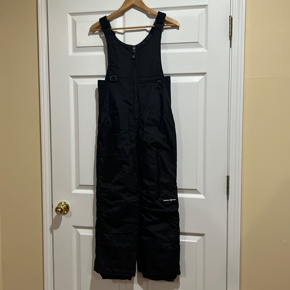 Like New Unisex Youth size L Peak Bib. Great winter gear for any youngster.
